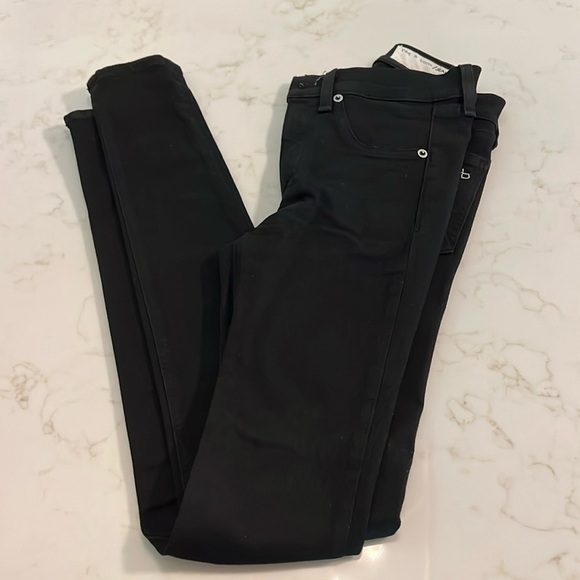 Rag & Bone Super High Rise Skinny Jean in Black - Picture 4 of 9